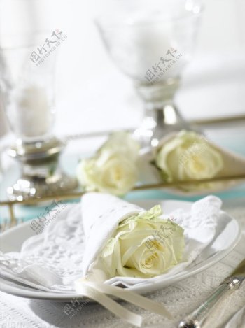白玫瑰花饰花艺图片