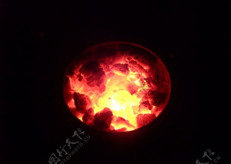 燃烧煤火火炉火红火光图片