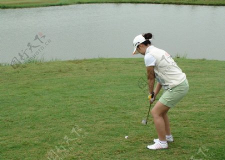 女性高尔夫图片