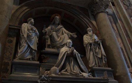 梵蒂冈大教堂内部图片