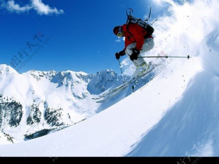运动员高山滑雪图片