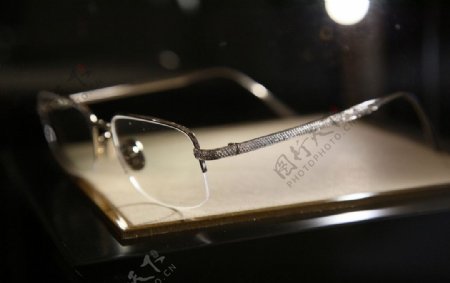 Lotos珠宝眼镜系列图片