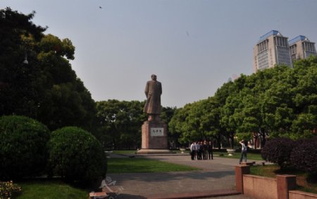 上海复旦大学校园图片