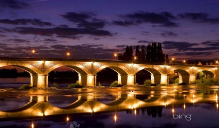 夜幕下的大桥图片