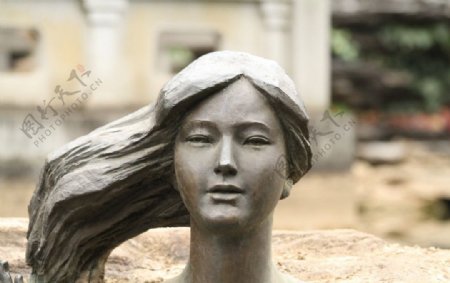 女性铜雕塑图片