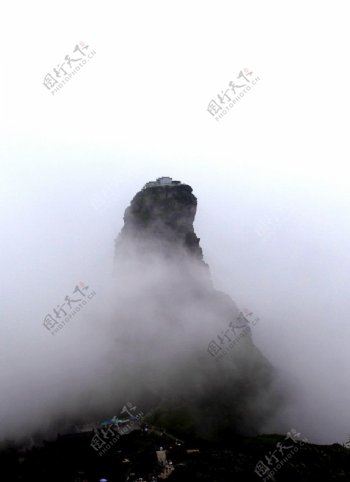 云雾梵净山金顶图片
