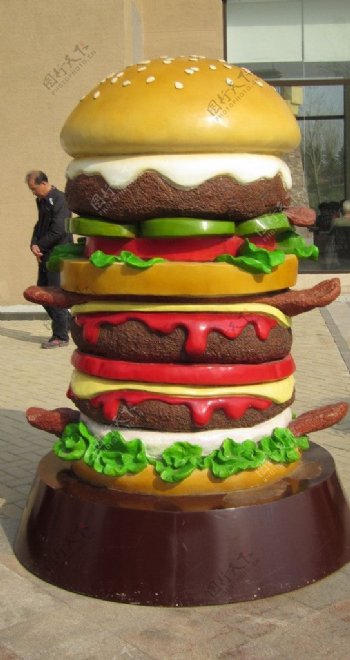 巨型汉堡雕塑图片