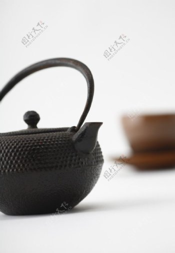 怡然自得的茶壶和茶杯图片