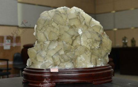 晶体矿石图片