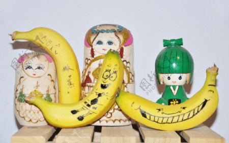 香蕉和娃娃图片