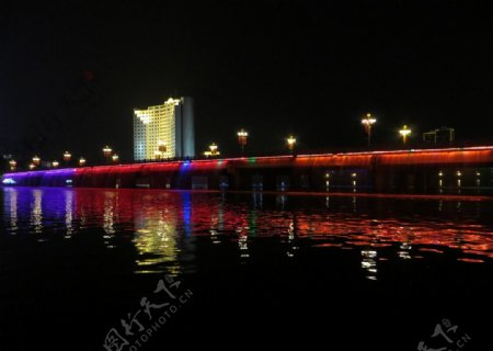 南湖夜景图片