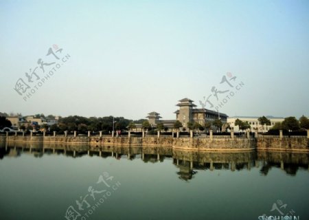 襄樊学院淡泊湖图片