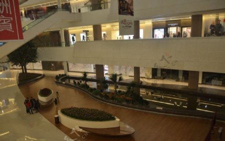 宏大的商场大厅图片