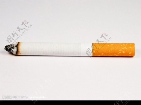 香烟燃烧烟头图片