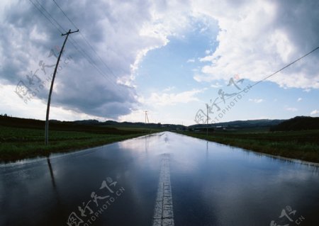 雨后道路图片