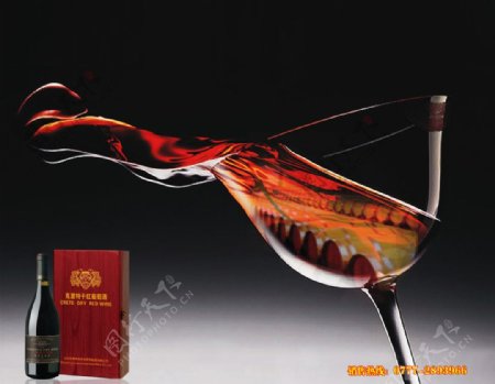 山东克里特干红葡萄酒广告灯箱设计图片