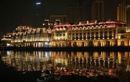 天津津湾广场夜色图片