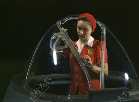 飞机制造厂女工图片