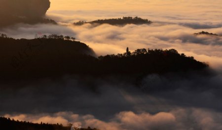 唯美祖山夕阳图片
