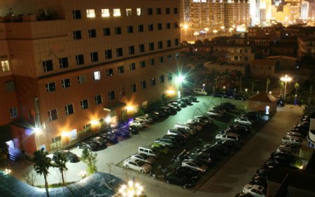 酒店停车场图片