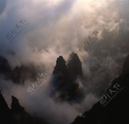 云山雾绕图片