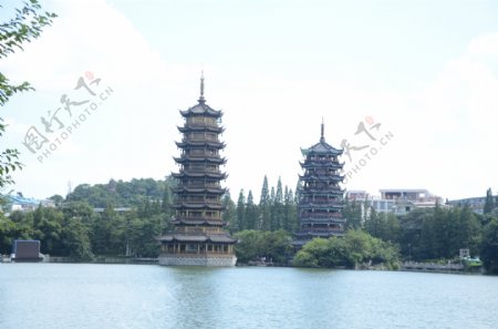 桂林日月双塔图片