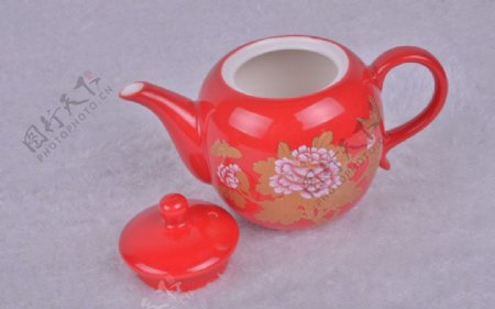 中国红瓷茶壶富贵花开图片
