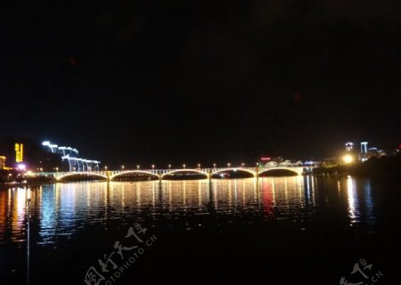 广西柳州百里柳江夜色图片