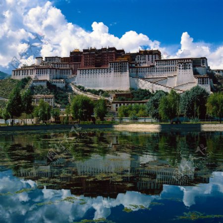西藏布达拉宫旅游风光图片