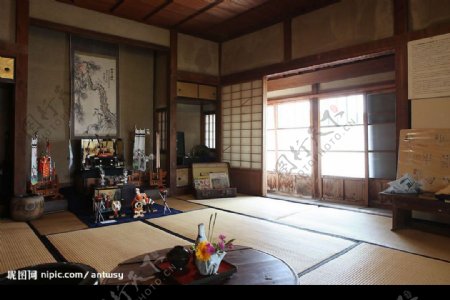 传统摆设的日式房间图片