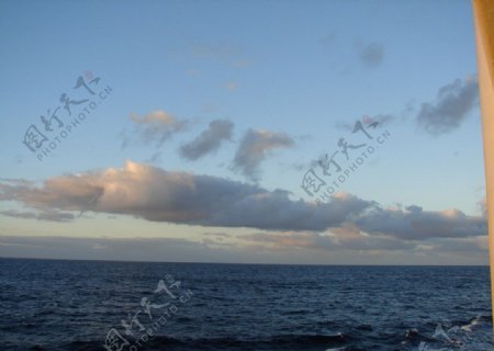 海上云彩图片