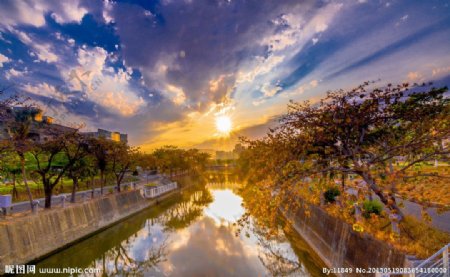 城市黄昏图片