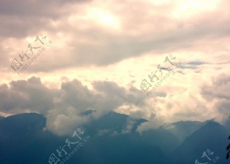苍山浮云图片