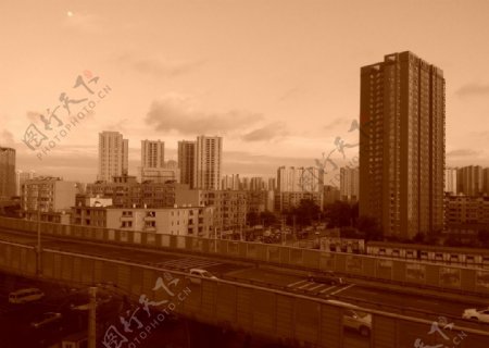 现代黄昏城市高楼大厦风景图片