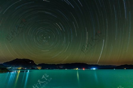 泸沽湖星空图片