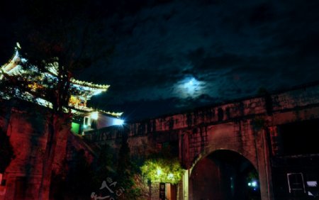 大理古城夜景图片