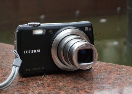 富士F1001200万像素数码相机图片