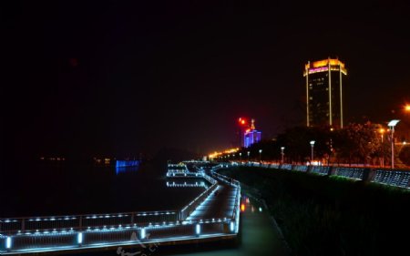 江边夜景图片