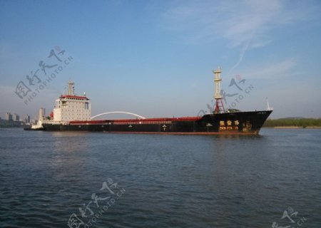 黄浦江货船图片