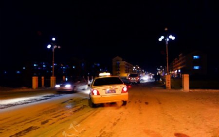 红旗桥冬天夜色图片