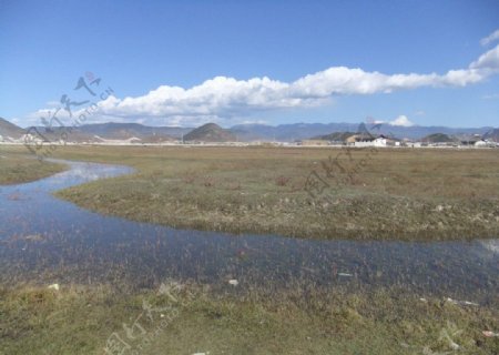 云南香格里拉草原图片
