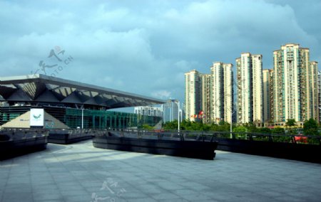 深圳宝安体育馆前的景色图片