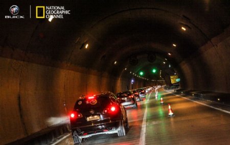 昂科威隧道图片