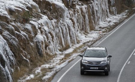 新RAV4道路图片