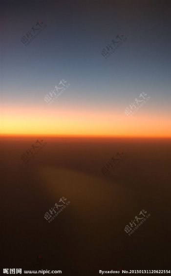 飞机上看落日图片