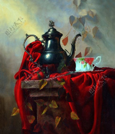 白茶杯与黑茶壶图片