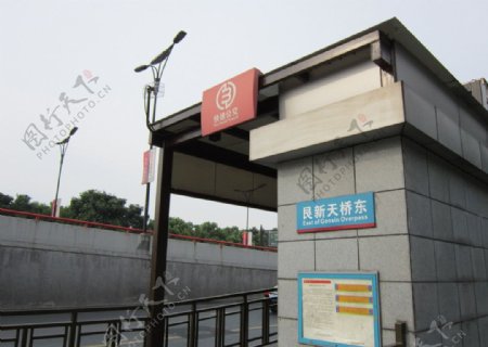 杭州公交站台图片