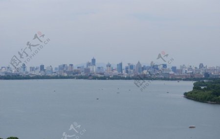 江岸城市美景图片