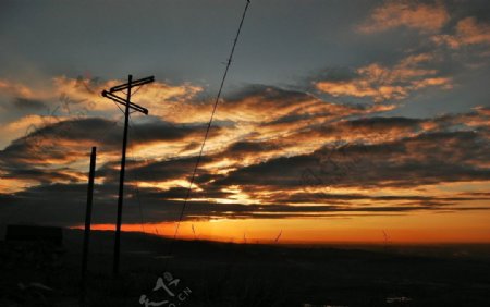 夕阳天空电线杆图片