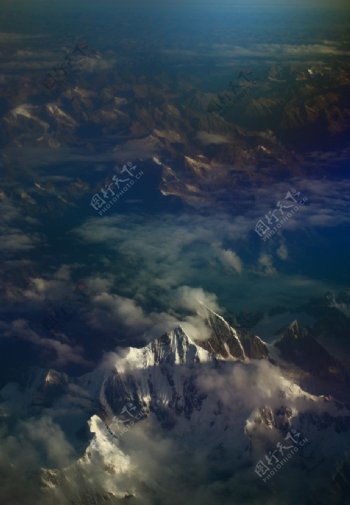 西藏高原山脉雪峰图片